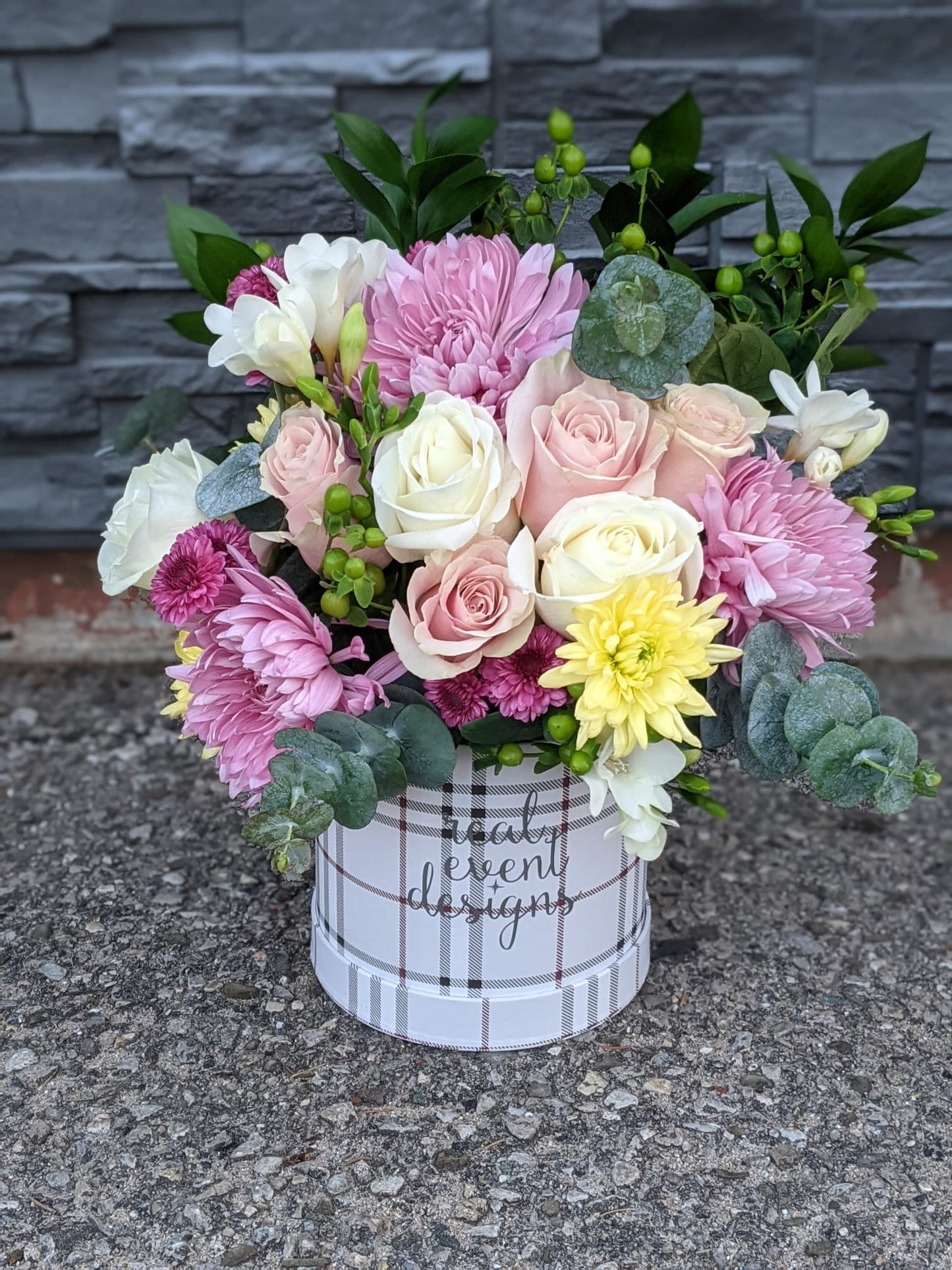 FRESH FLORAL BOX ARRANGEMENTS