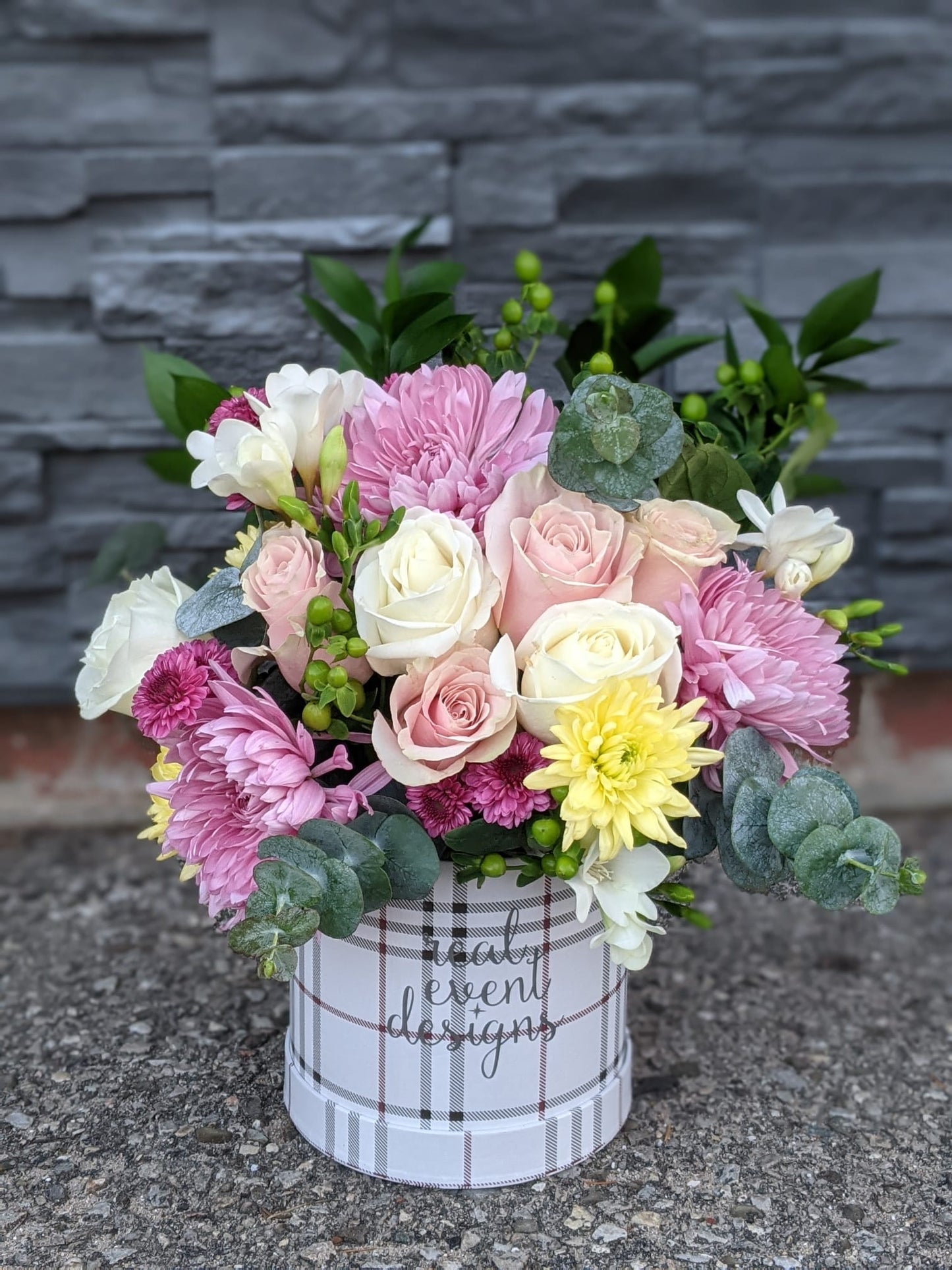 FRESH FLORAL BOX ARRANGEMENTS