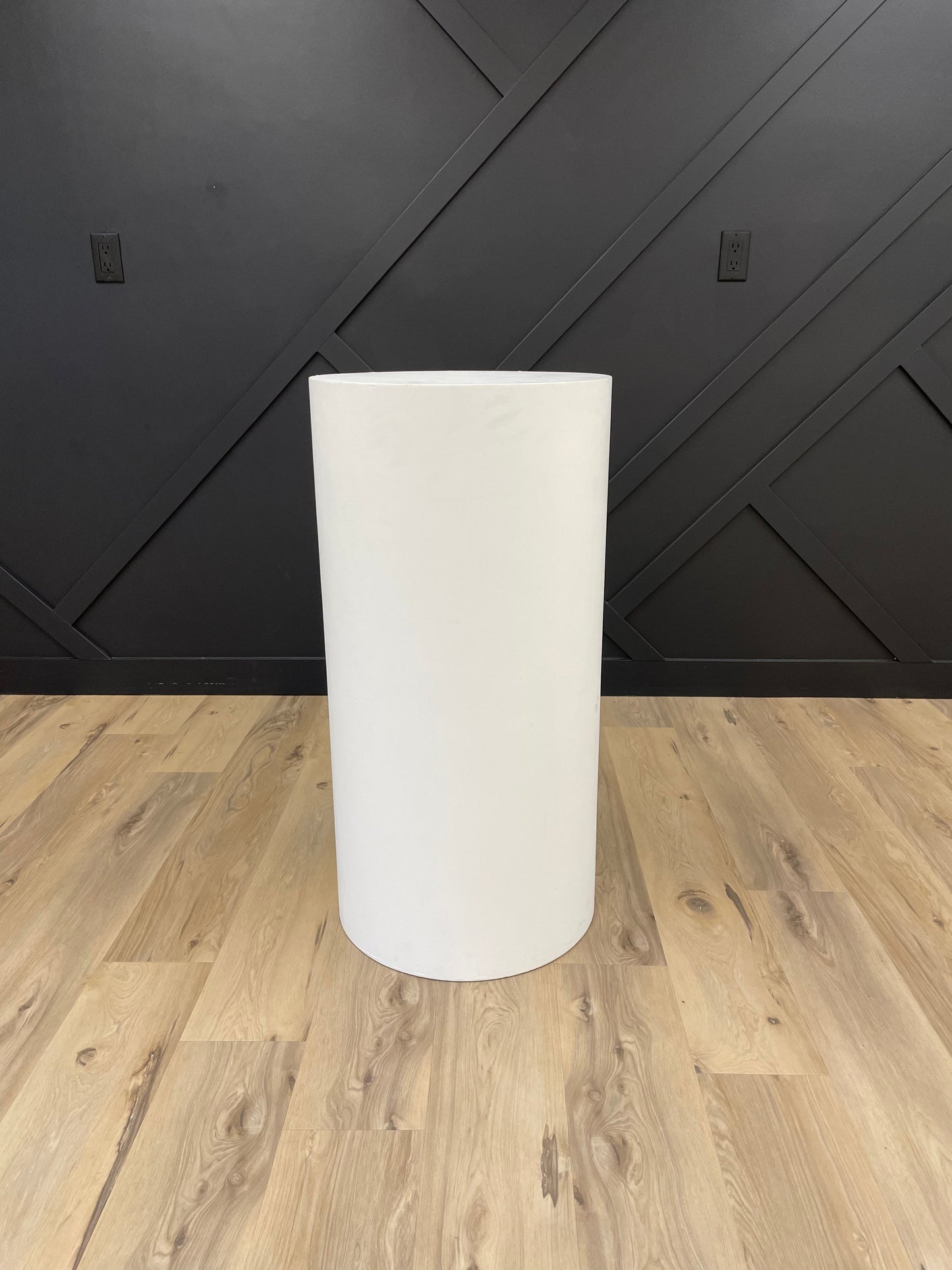 CYLINDER PLINTH