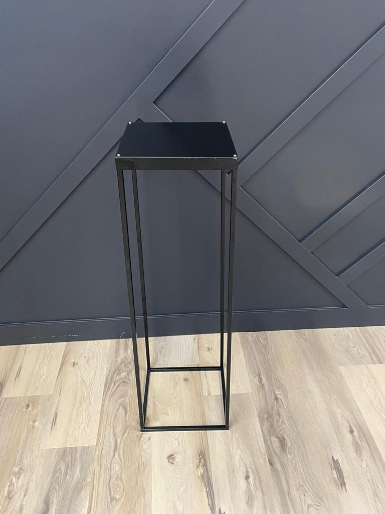 BLACK METAL PLINTH