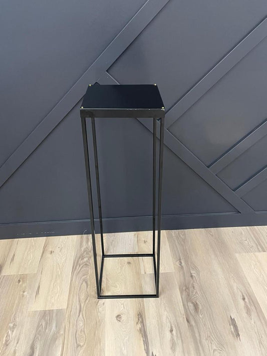 BLACK METAL PLINTH