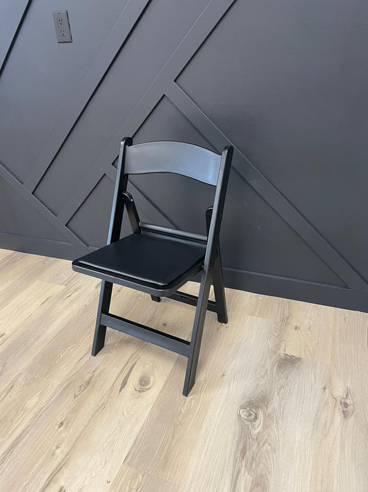 BLACK RESIN FOLDING CHAIR