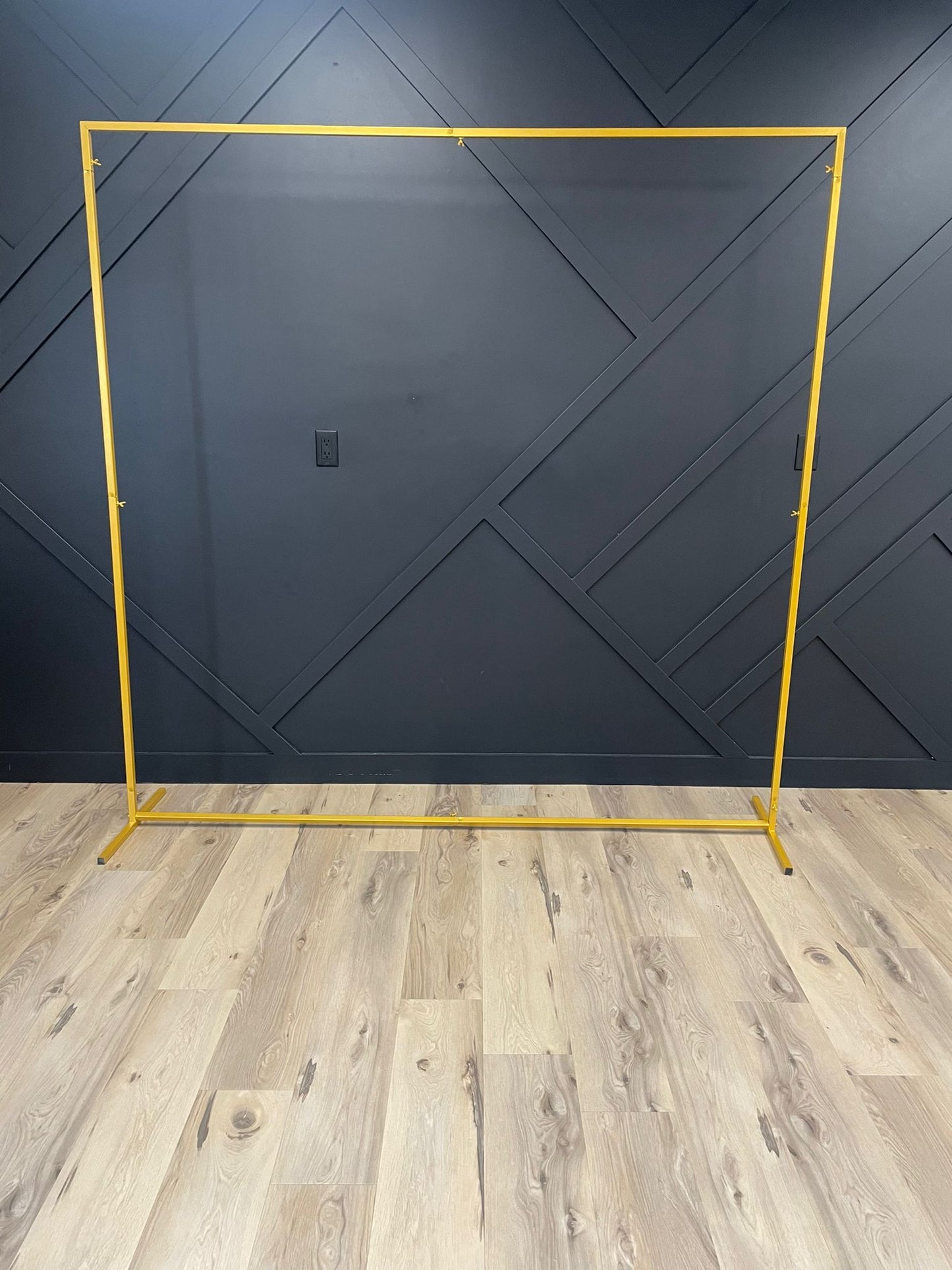 6.5 FT SQUARE GOLD FRAME