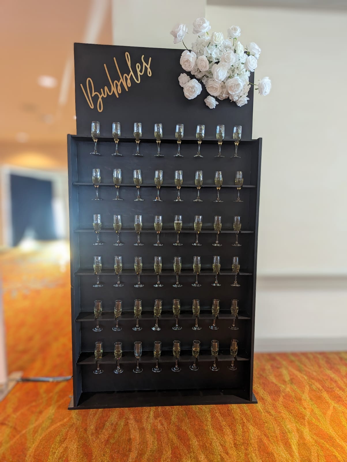 CHAMPAGNE WALL