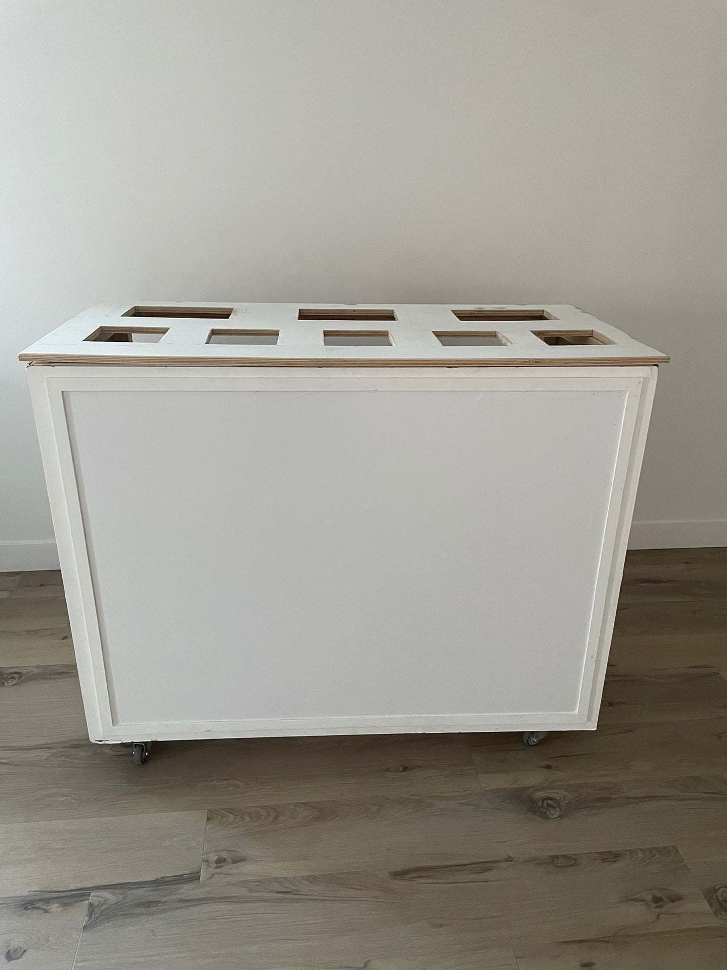 PORTABLE BAR