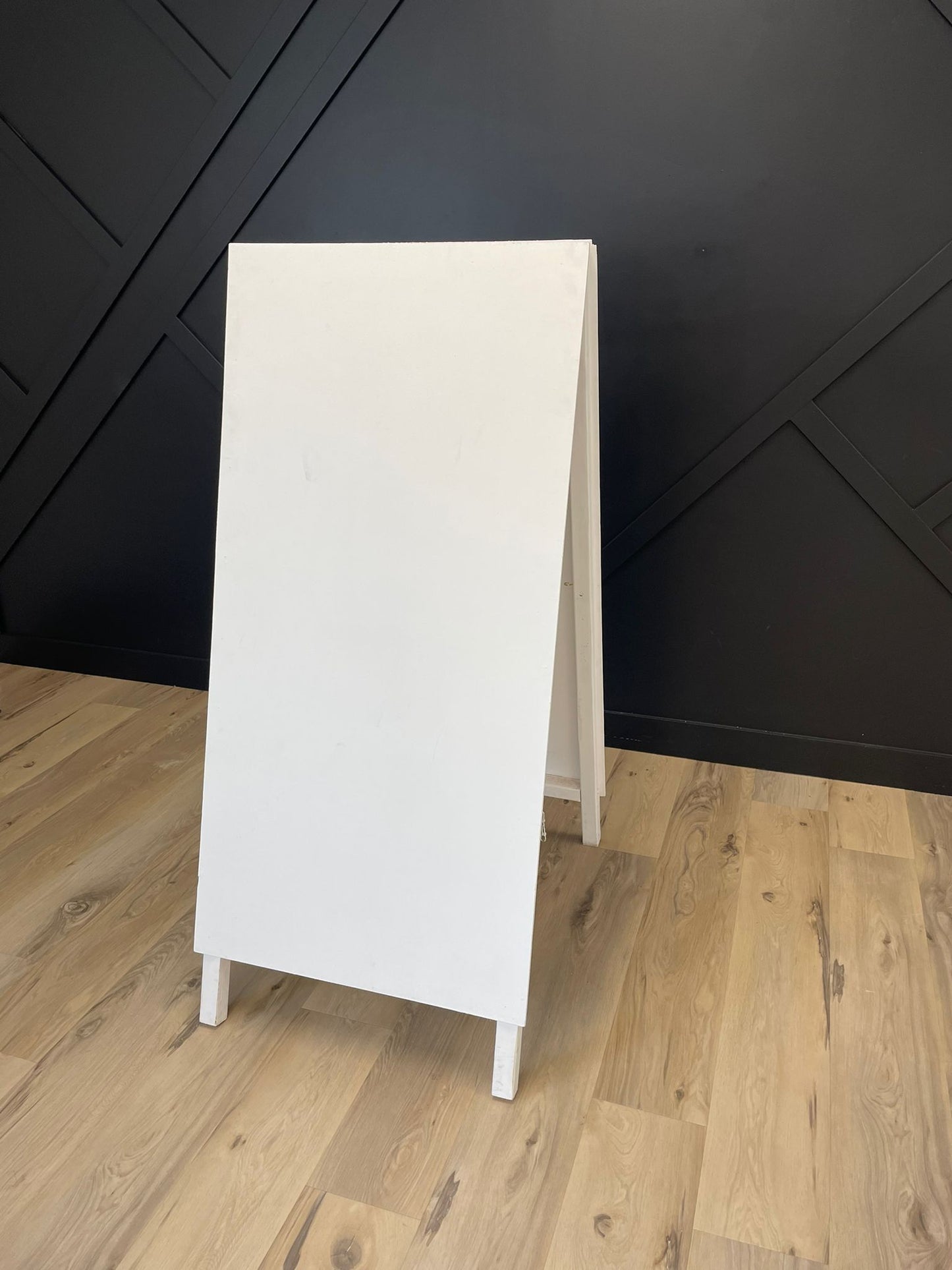 SANDWICH BOARD