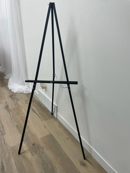BLACK EASEL STAND