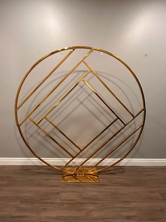 GEOMETRIC GOLD CIRCLE ARCH