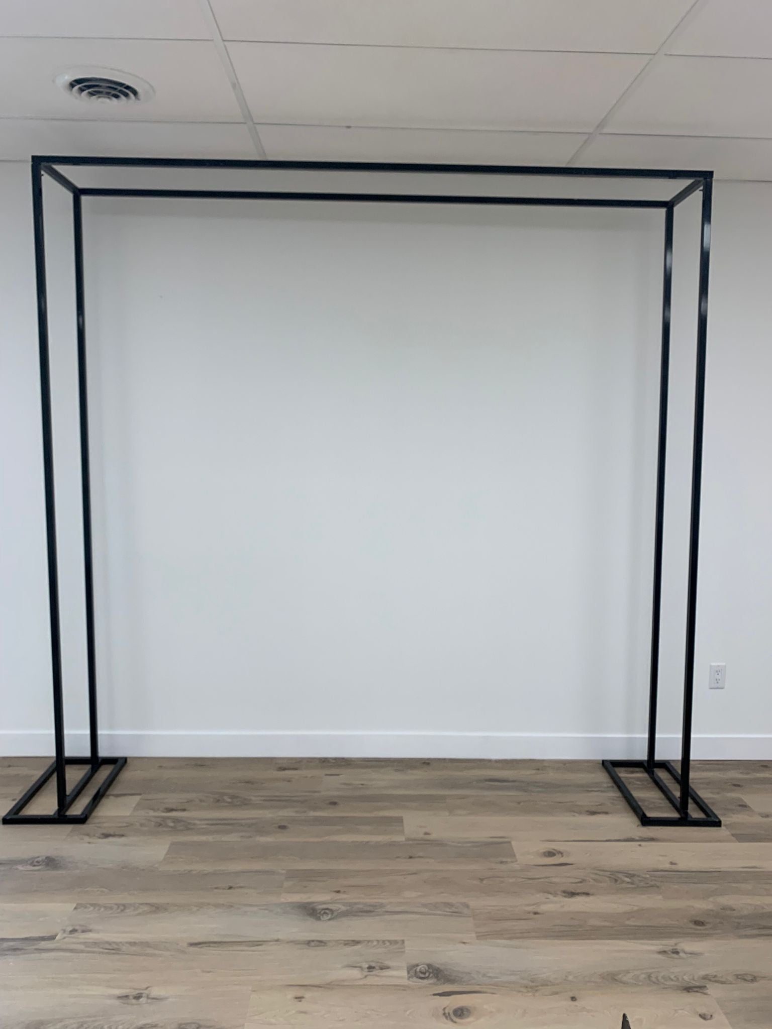 BLACK RECTANGULAR METAL ARCH – Real Event Designs
